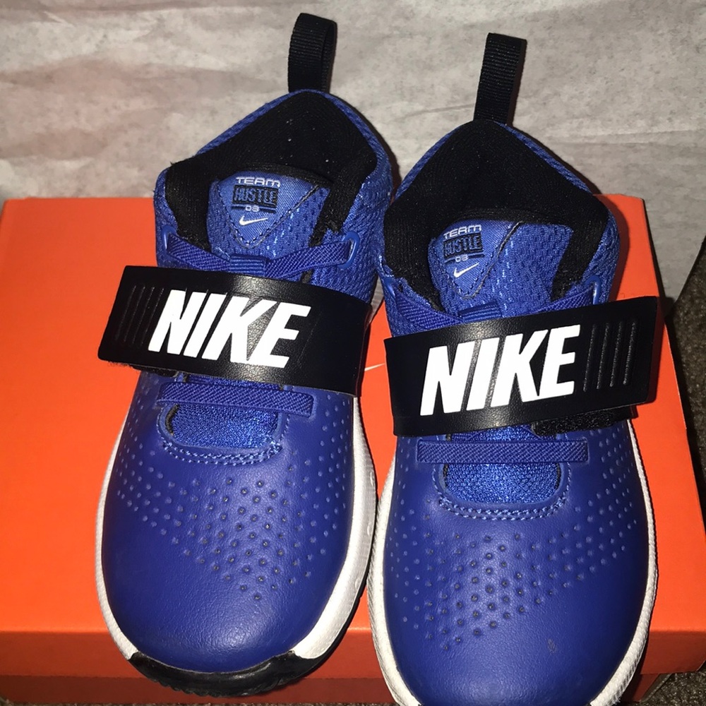 Nike Team Hustle D 8 (TD)